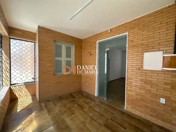 Casa Comercial com 371,47 m² de Terreno | Excelente Localização | Ideal para Empresas e Clínicas