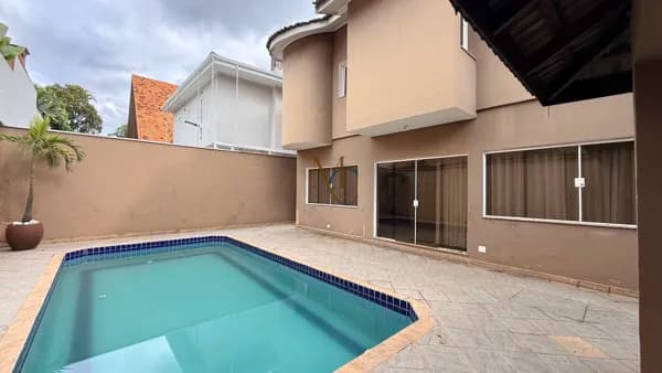 Casa de Condomínio em Santana de Parnaíba - Alphaville