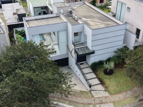 Itahye - Venda mobiliada em condomínio clube