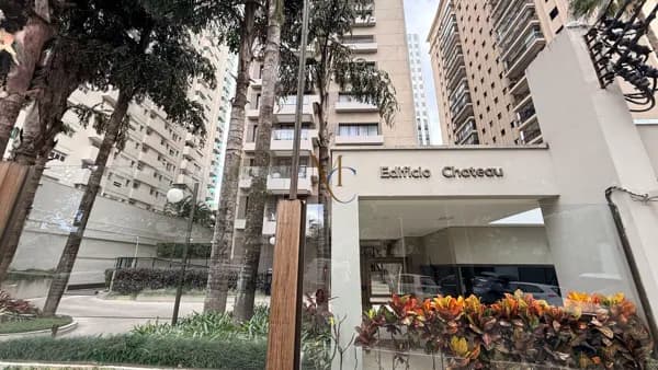 Apartamento totalmente reformado e mobiliado - 287m