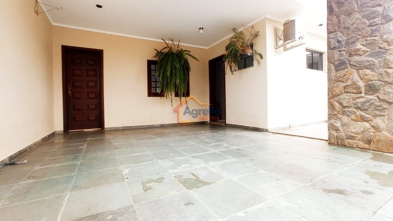 Casa com Edícula à venda no Jardim Longatto, Mogi Mirim.