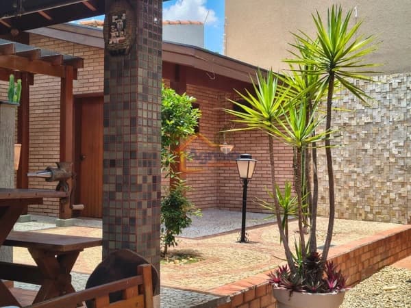 Casa em Mogi Mirim - Jardim América