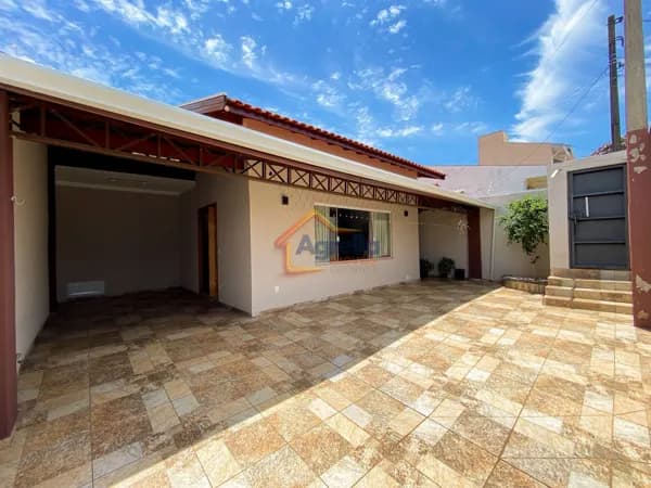 CASA TÉRREA TODA PLANEJADA, COM ÁREA DE LAZER E CHURRASQUEIRA À VENDA