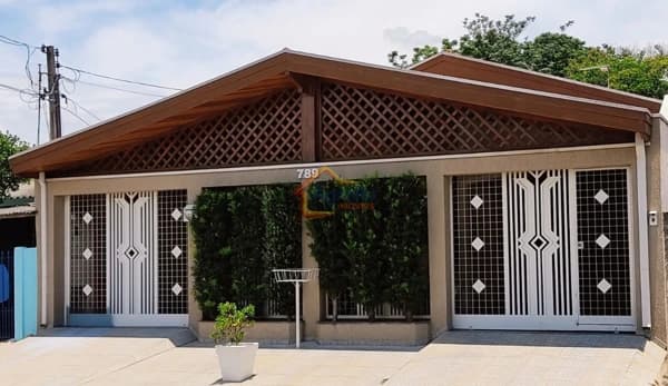 Casa em Mogi Guaçu - Jardim Ipê III