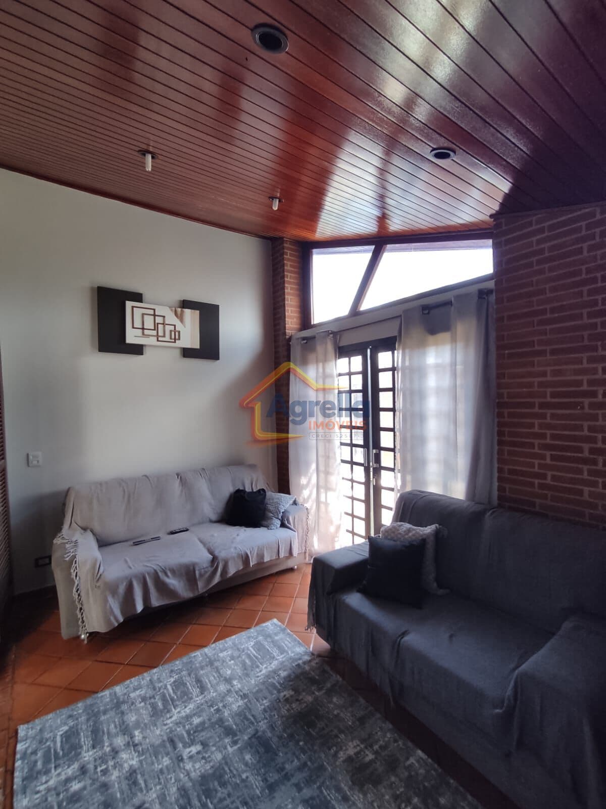 CASA COM 3 DORMITORIOS SUITE HIDROMASSAGEM AREA GOURMET CHURRASQUEIRA COZINHA PLANEJADA GARAGEM PORTAO ELETRONICO SEGURA