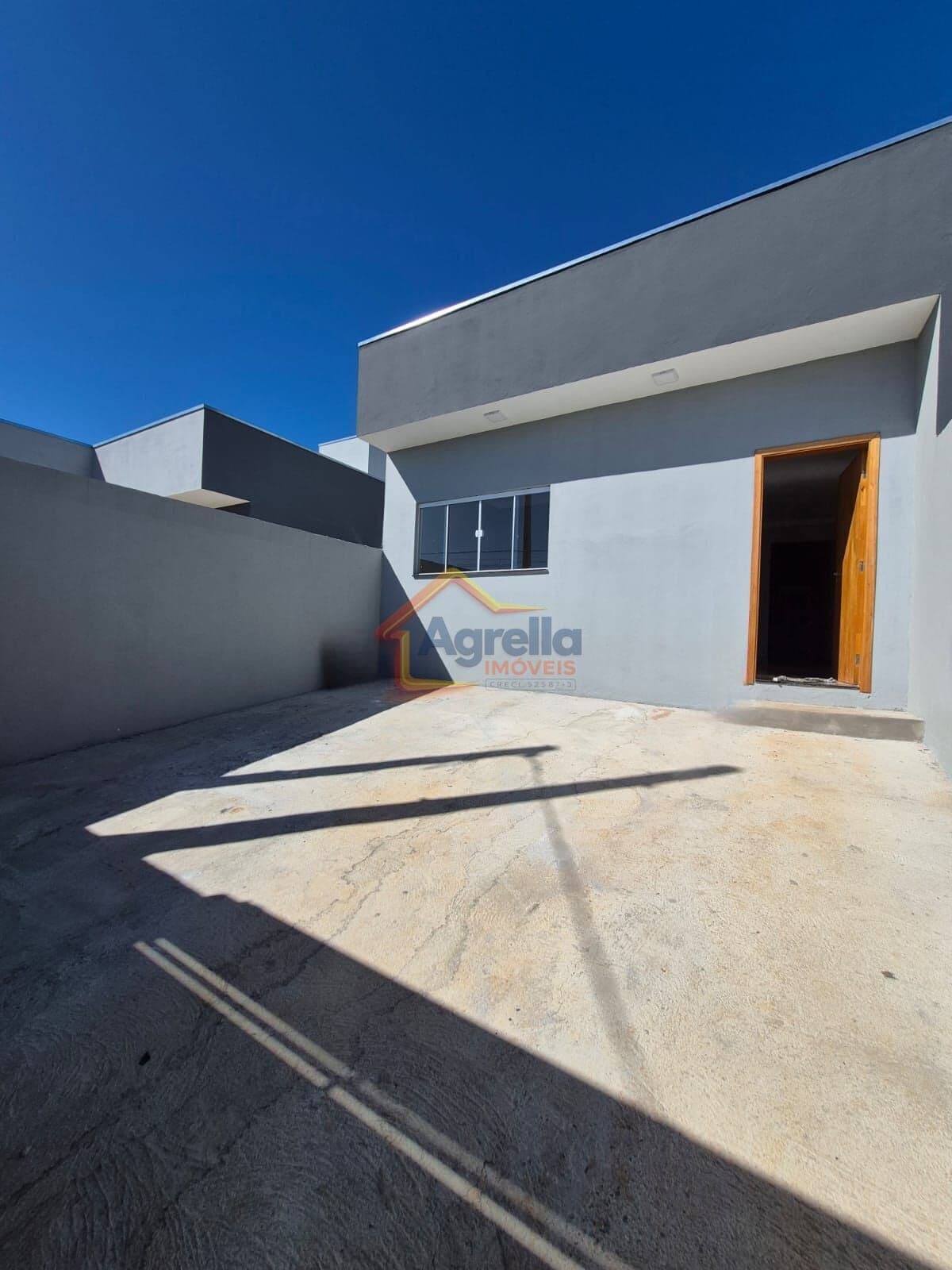 CASA TÉRREA COM SUÍTE À VENDA NO JARDIM REGINA - MOGI MIRIM/SP