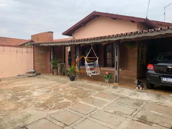Casa em Mogi Mirim - Santa Cruz