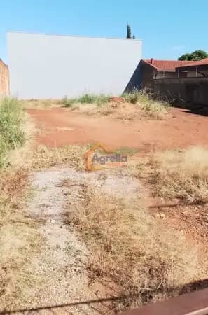 TERRENO À VENDA EM MOGI GUAÇU COM 300M², MURADO, ACEITA FINANCIAMENTO E PRÓXIMO AO CENTRO