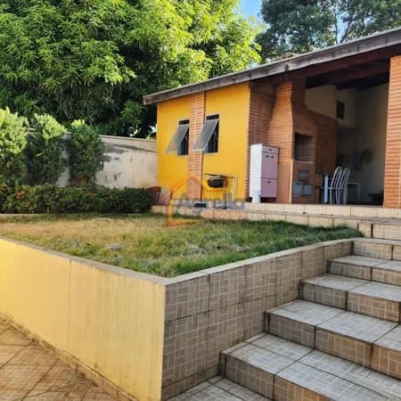 CASA COM EDÍCULA E SUÍTE À VENDA NO TUCURA - MOGI MIRIM/SP