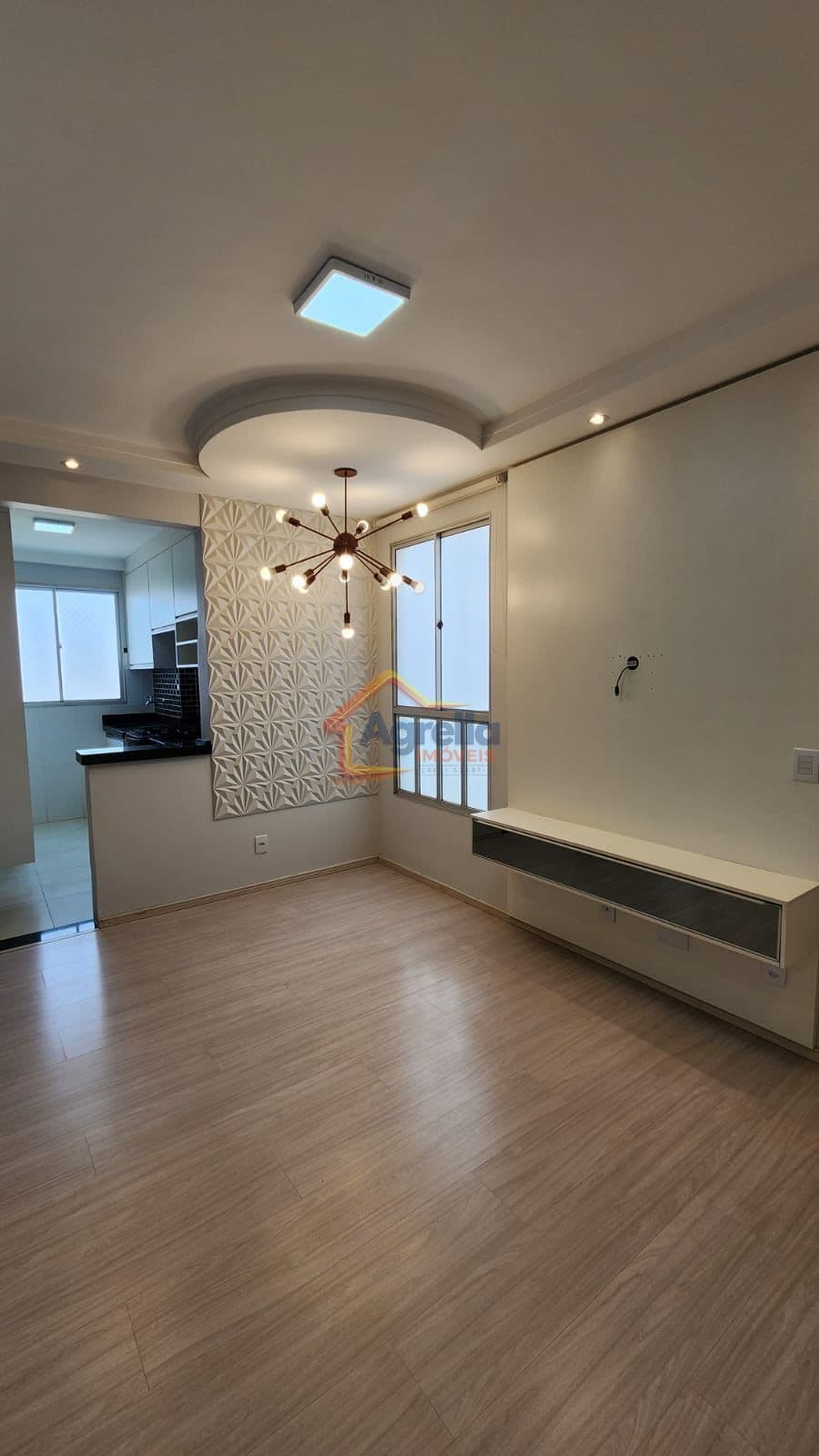 APARTAMENTO À VENDA COM 2 DORMITÓRIOS, MÓVEIS PLANEJADOS, GARAGEM COBERTA E CONDOMÍNIO COMPLETO EM MOGI GUAÇU