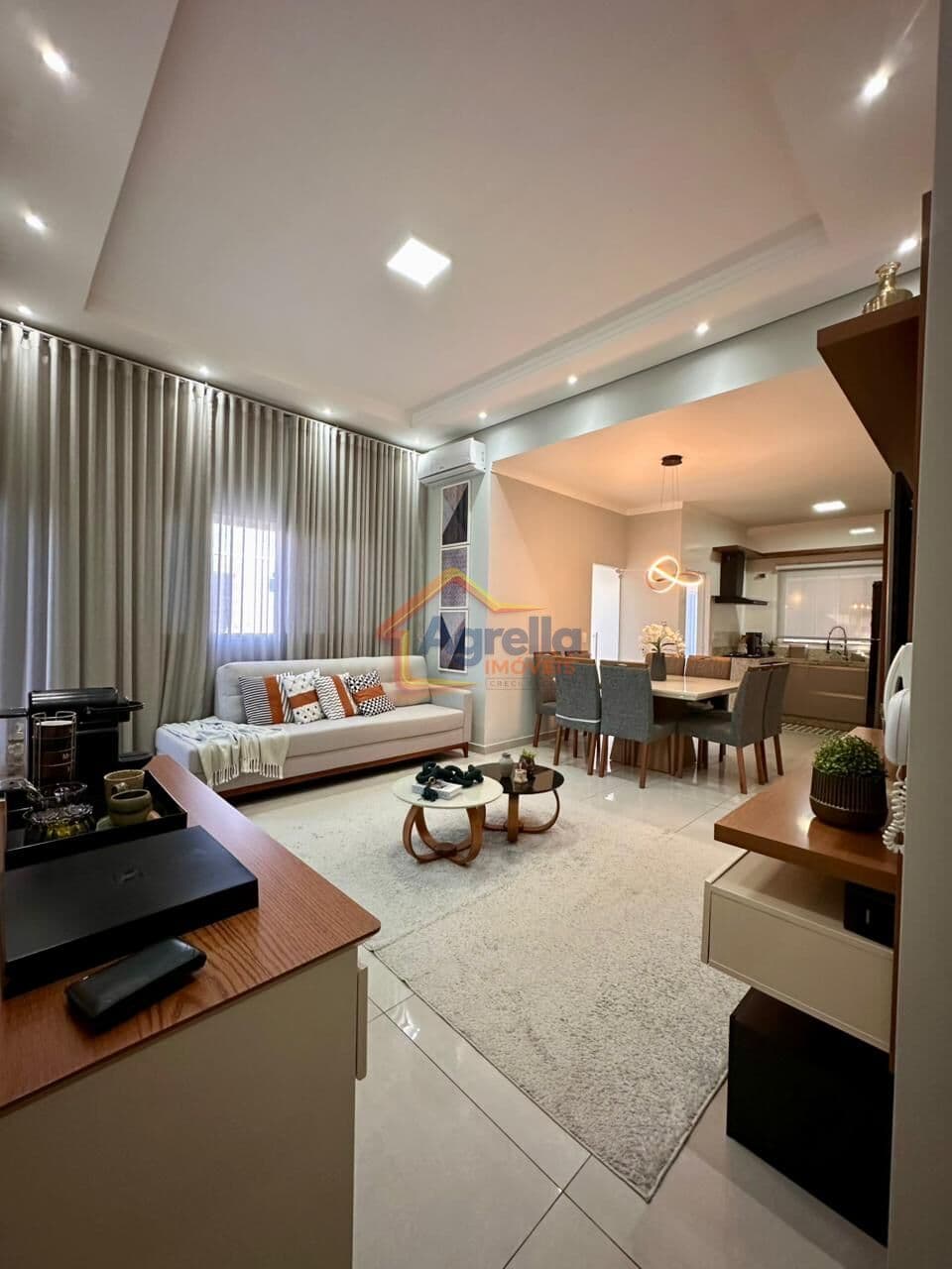 CASA TÉRREA COM 3 DORMITÓRIOS SENDO 1 SUÍTE ÁREA GOURMET COM CHURRASQUEIRA SISTEMA DE SEGURANÇA PORTÃO ELETRÔNICO