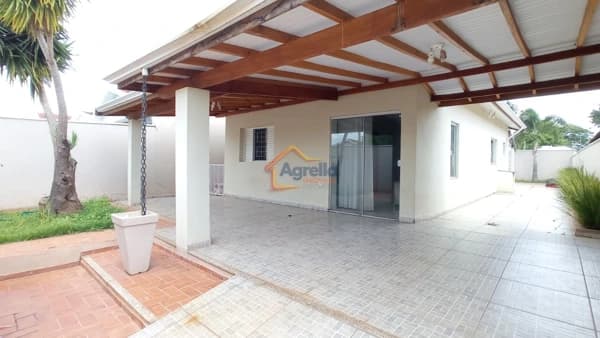 Casa em Mogi Guaçu - Jardim Itacolomy