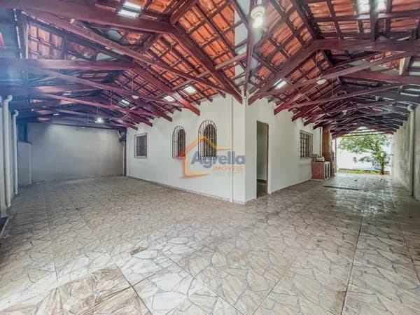 CASA TÉRREA COM PISCINA À VENDA EM MOGI MIRIM/SP