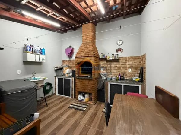 CASA COM ÁREA DE LAZER E SUÍTE À VENDA EM MOGI MIRIM/SP