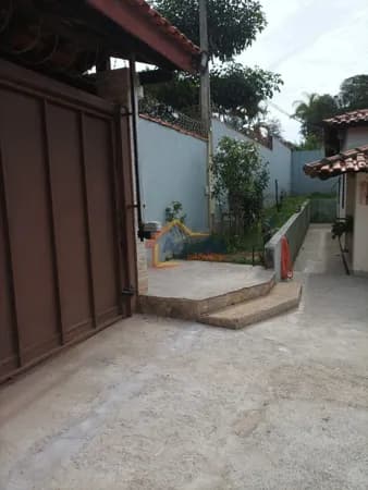 CHÁCARA COM 4 DORMITÓRIOS E 2 SUÍTES EM TERRENO DE 1.400 M²
