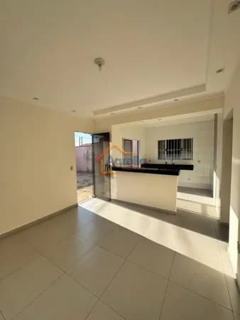 CASA COM 3 DORMITÓRIOS SENDO 1 SUÍTE SALA E COZINHA INTEGRADAS 3 VAGAS DE GARAGEM ACEITA FINANCIAMENTO E PERMUTA
