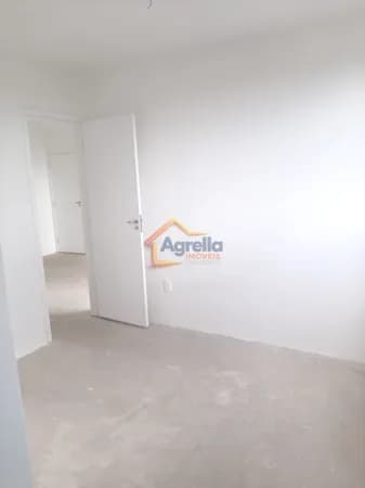APARTAMENTO COM VARANDA E VISTA EM MOGI GUAÇU/SP COM 2 DORMITÓRIOS E SUÍTE