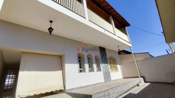 Casa em Mogi Guaçu - Jardim Centenário