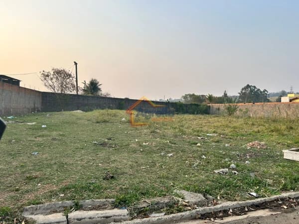 Lote/Terreno em Mogi Mirim - Jardim Flamboyant