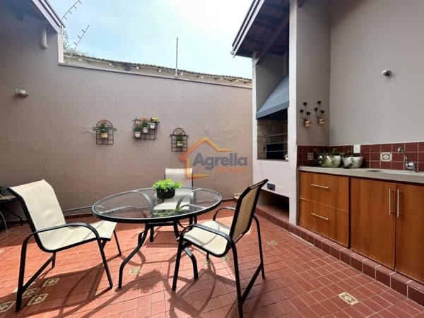 CASA TÉRREA À VENDA NO CENTRO DE MOGI MIRIM/SP