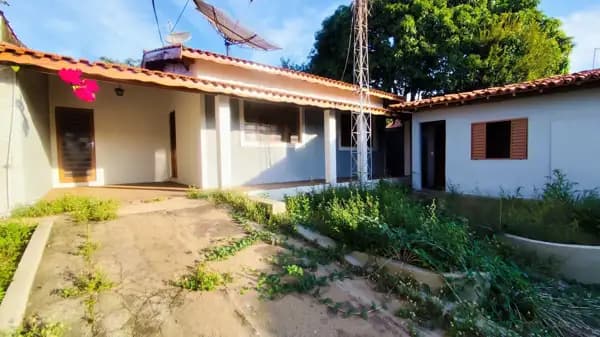 CASA À VENDA EM MOGI MIRIM/SP – 2 RESIDÊNCIAS NO MESMO TERRENO