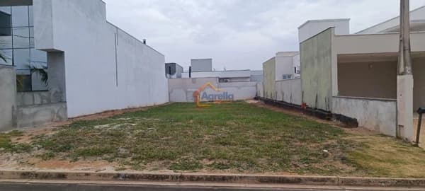 Lote/Terreno em Estiva Gerbi - Centro