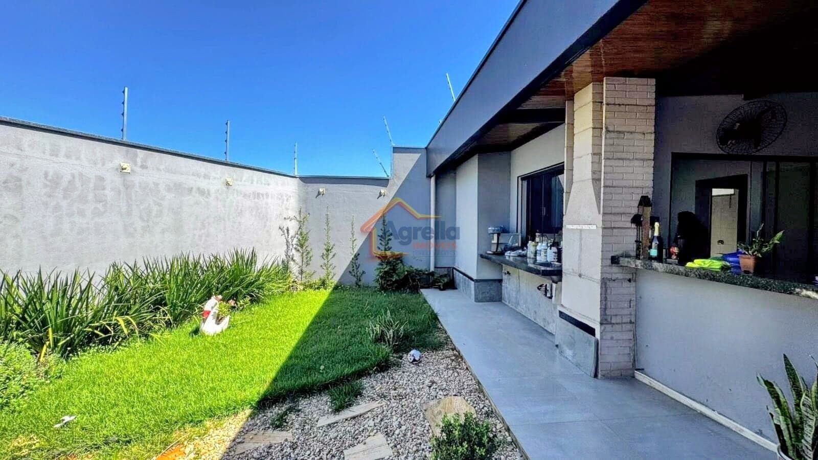 CASA À VENDA NO LOTEAMENTO RESIDENCIAL MURAYAMA EM MOGI MIRIM/SP 1 SUITE
