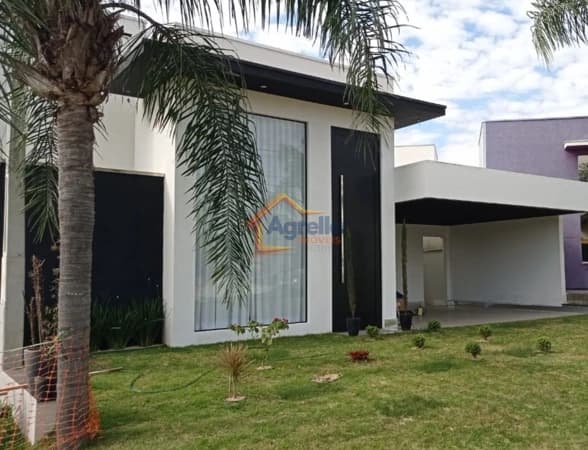 Casa de Condomínio em Estiva Gerbi - Centro