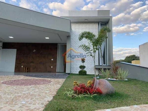 Casa de Condomínio em Mogi Guaçu - Jardim Santa Mônica II