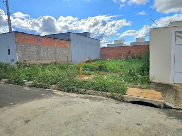 Lote/Terreno em Mogi Guaçu - Jardim Sakaida