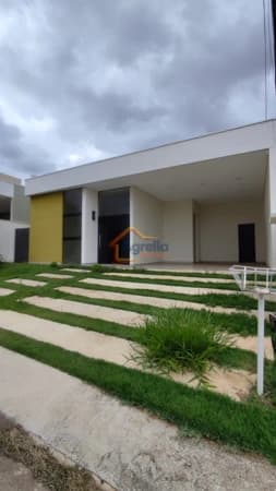 Casa de Condomínio em Mogi Mirim - Jardim Tropical