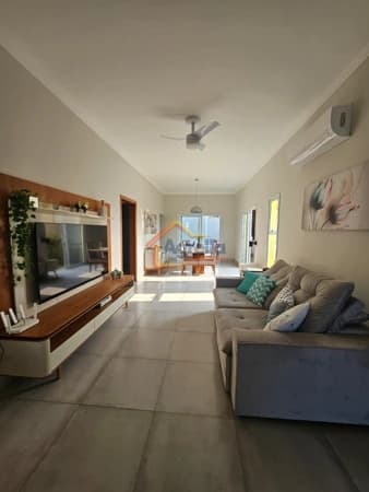 Casa de Condomínio em Estiva Gerbi - Centro