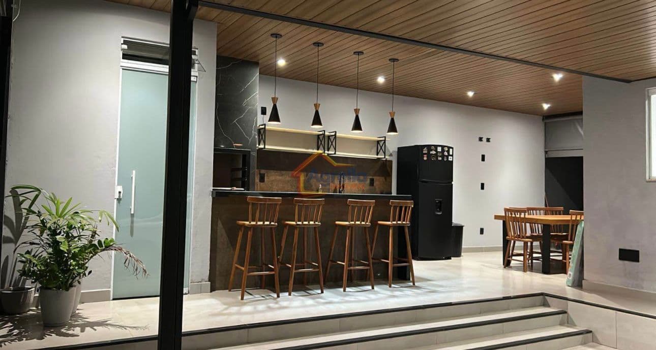 CASA TÉRREA COM ÁREA GOURMET E CHURRASQUEIRA A VENDA NO RESIDENCIAL DO BOSQUE
