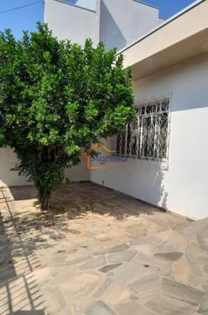 Casa em Mogi Guaçu - Capela