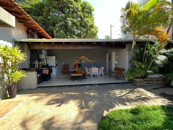 Casa em Mogi Guaçu - Centro