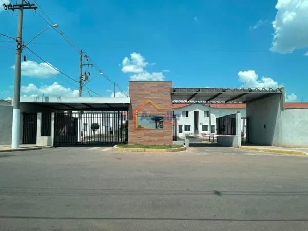 APARTAMENTO 2 DORMITÓRIOS À VENDA, 45M², COM BOA LOCALIZAÇÃO, PRÓXIMO A COMÉRCIOS E ACESSO RÁPIDO À RODOVIA