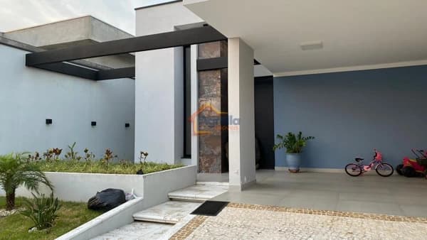 Casa de Condomínio em Estiva Gerbi - Centro