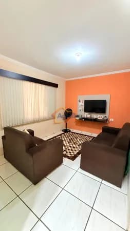 CASA À VENDA EM MOGI GUAÇU COM 3 QUARTOS, SUÍTE, ÁREA GOURMET, PLANEJADOS, GARAGEM COBERTA E FINANCIAMENTO