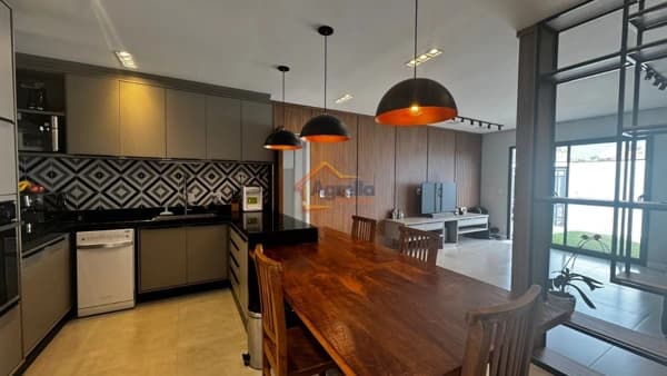 CASA TODA PLANEJADA E COM ÁREA DE LAZER À VENDA EM MOGI MIRIM/SP