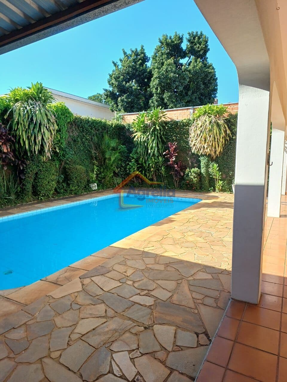 CASA À VENDA NO JARDIM CENTENÁRIO EM MOGI GUAÇU