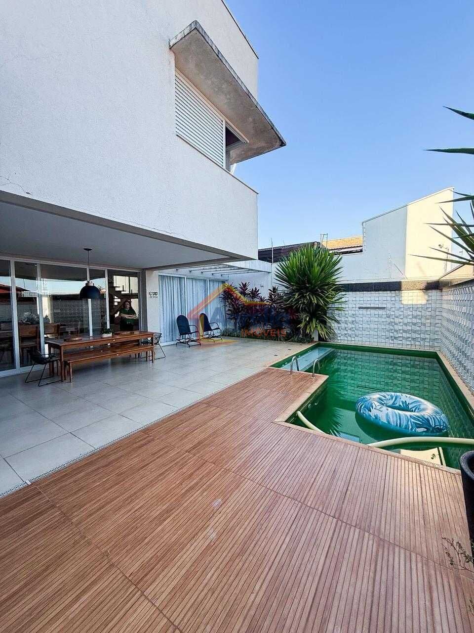 CASA DE ALTO PADRÃO À VENDA NO JARDIM SELMA EM MOGI GUAÇU/SP