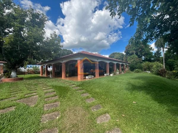 Fazenda/Sítios/Chácaras em Mogi Guaçu - Chácara Ouro Preto