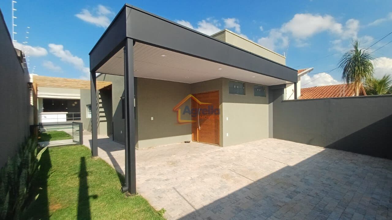 CASA TÉRREA COM ÁREA DE LAZER COM PISCINA À VENDA NO PARQUE DA IMPRENSA - MOGI MIRIM/SP