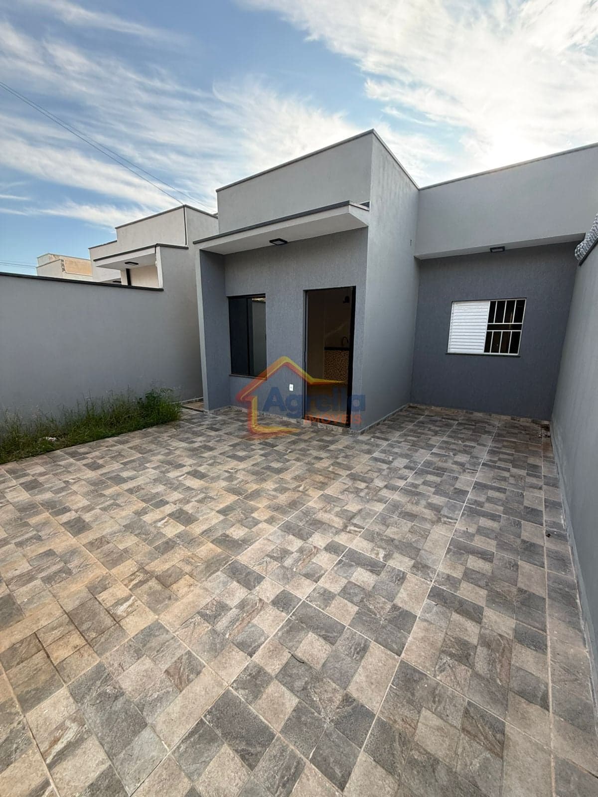 CASA TÉRREA COM SUÍTE À VENDA NO JARDIM IMPERIAL - MOGI GUAÇU/SP