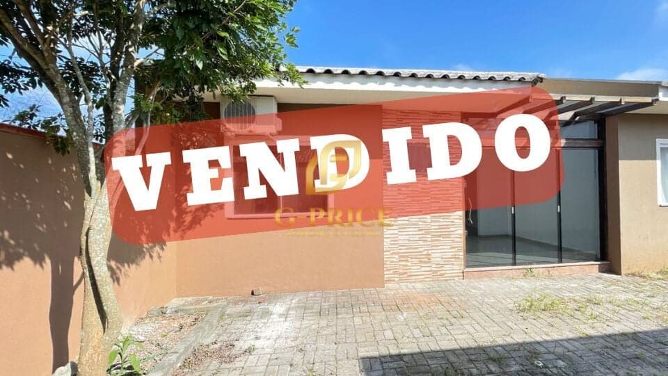 Linda Casa Recém Reformada em Condomínio Fechado à 600 mts da Praia