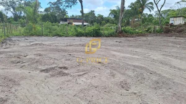 Ótimo Terreno de Esquina Pronto para Construir com rua Reta até o Mar