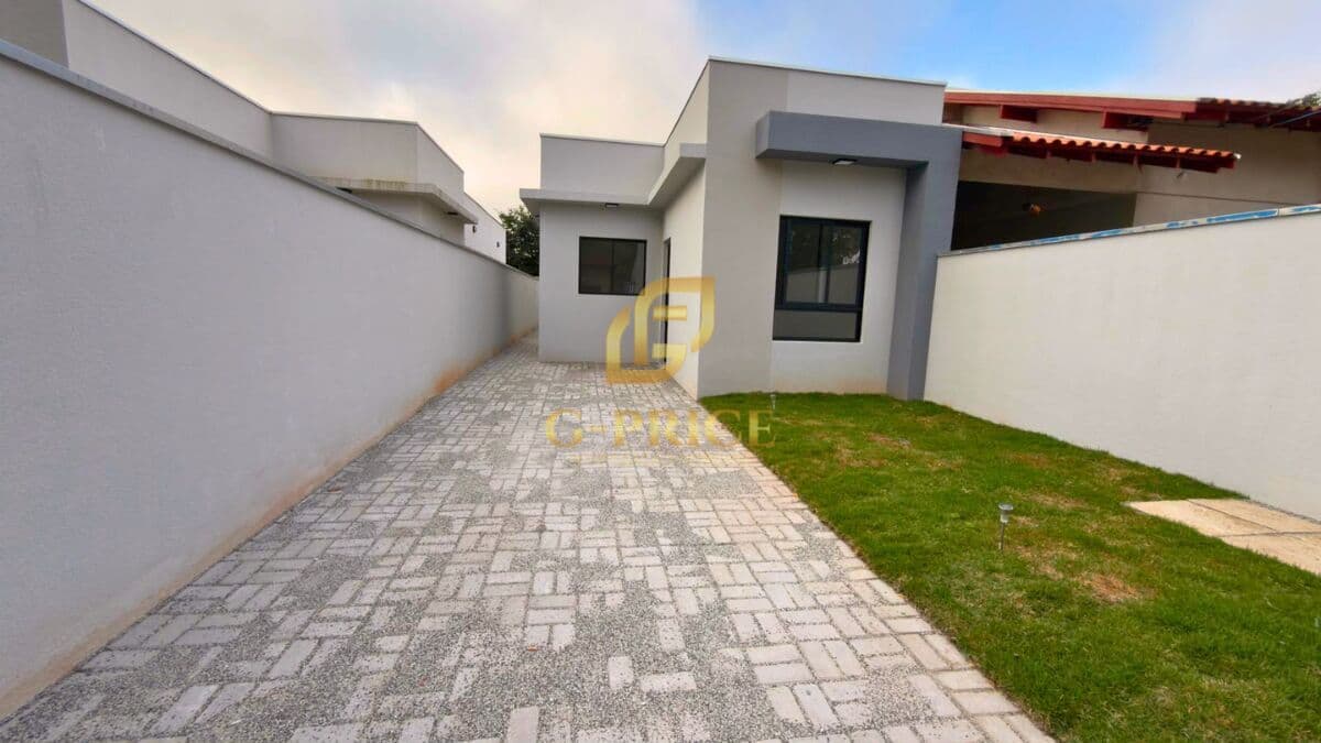 Linda Casa Nova com Ótimo Acabamento apenas 100 mts da escola e Creche
