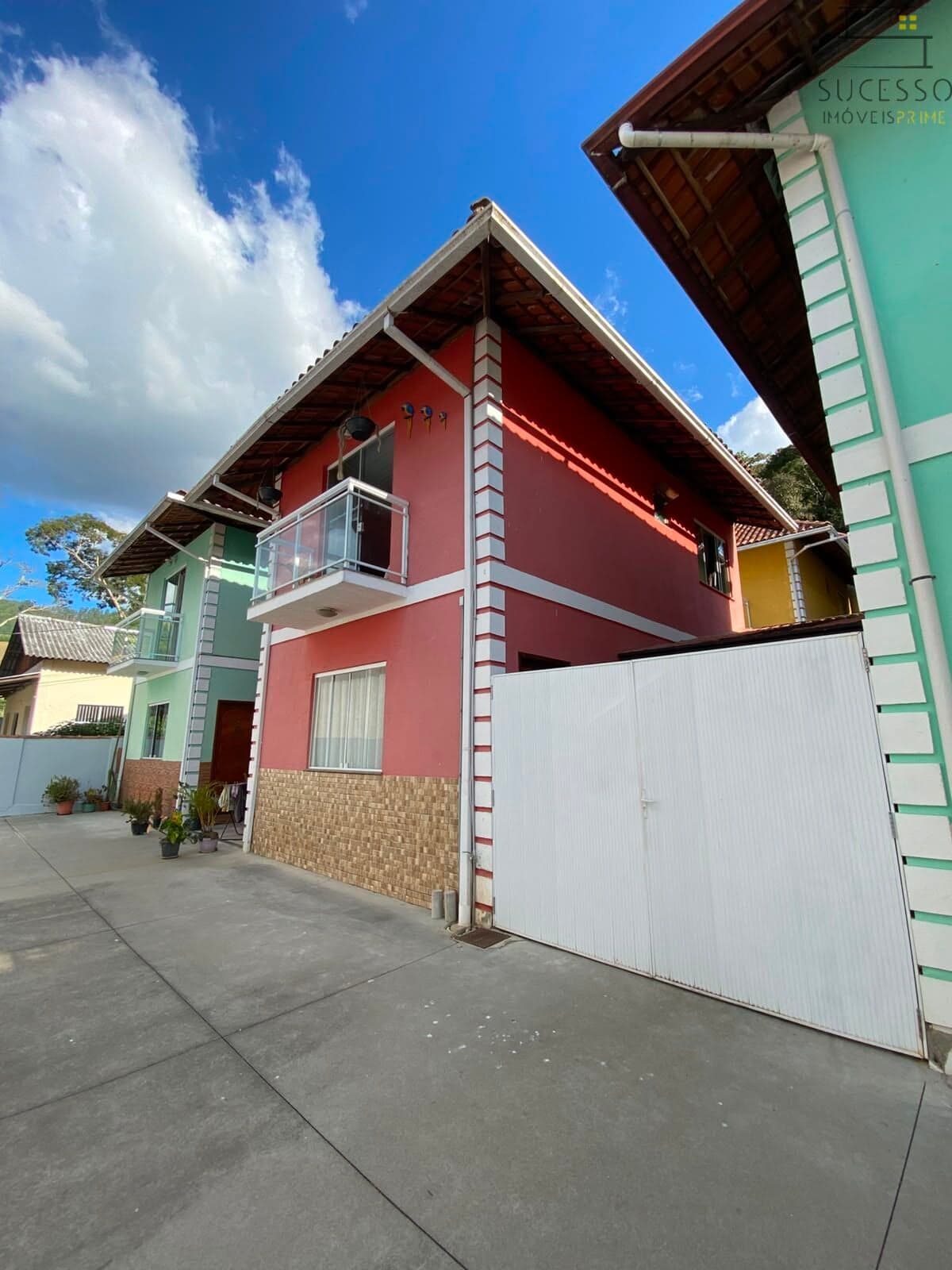 Casa duplex à venda em Amparo