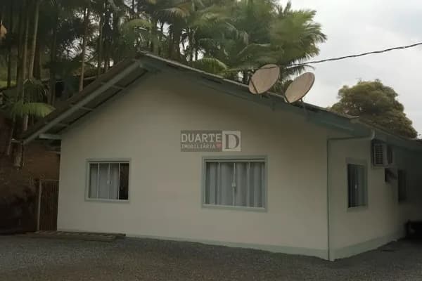 Casa Espaçosa com Suíte e Amplo Terreno no Ribeirão Souto, Pomerode