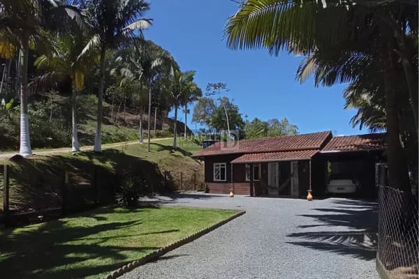 Casa Aconchegante em Pomerode: Seu Refúgio na Natureza no Ribeirão Souto